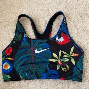 Nike jungle parrot Sports Bra | M 🦜